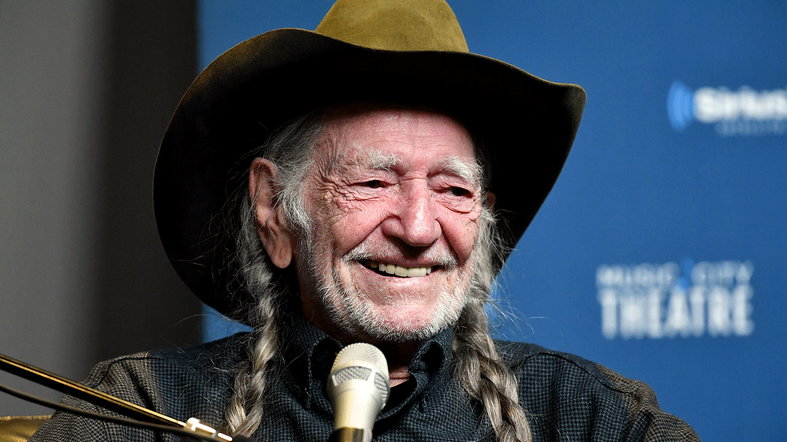 Willie Nelson Plays Dj At His Siriusxm Roadhouse Siriusxm 