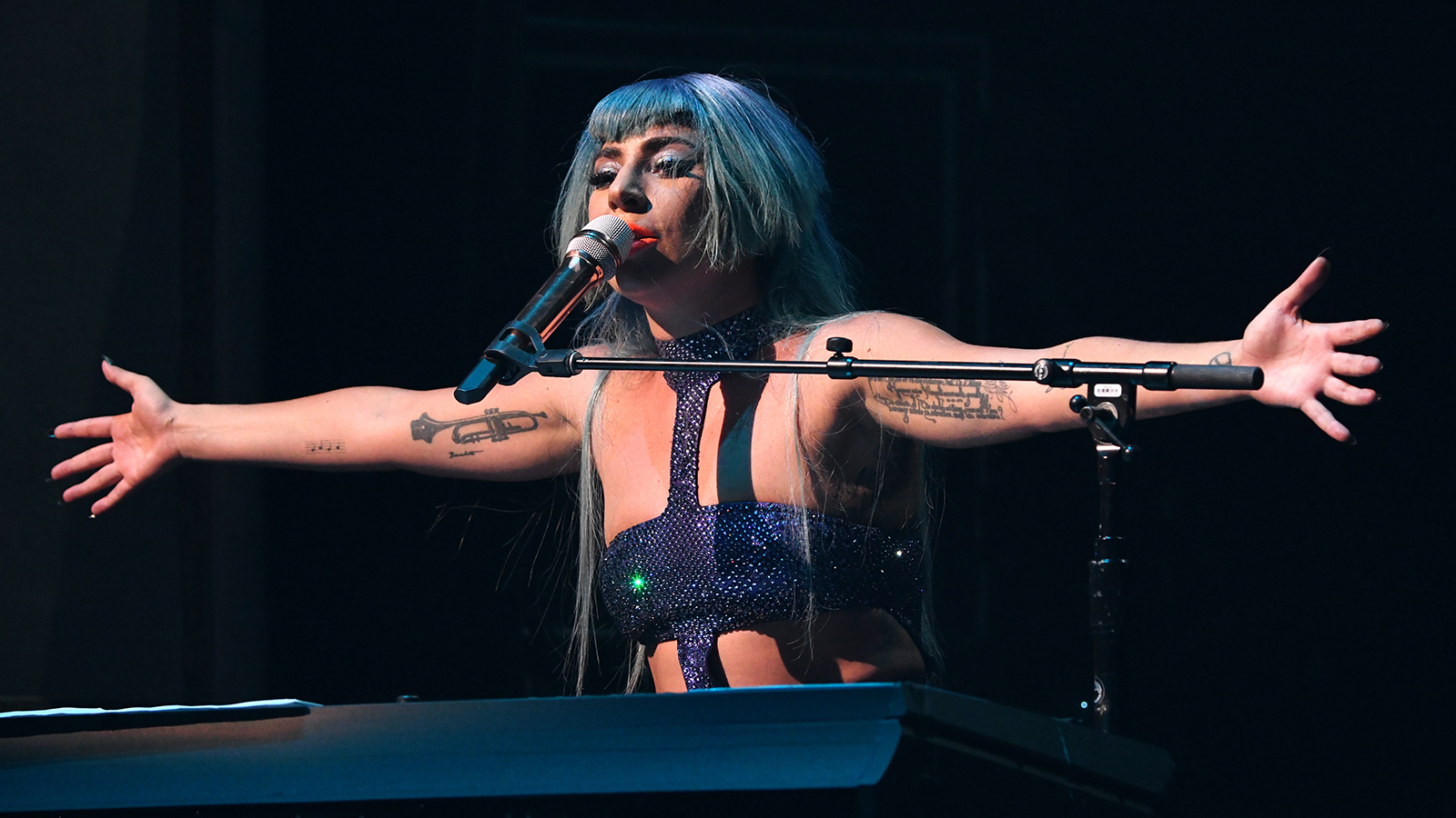 Lady Gaga performed an exclusive concert at the Apollo Theater for SiriusXM and Pandora.