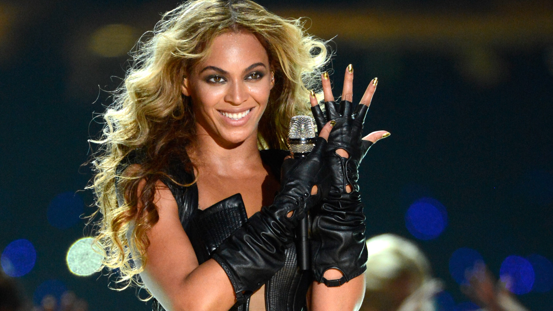 NEW ORLEANS, LA - FEBRUARY 03: Singer Beyonce performs during the Pepsi Super Bowl XLVII Halftime Show at Mercedes-Benz Superdome on February 3, 2013 in New Orleans, Louisiana. (Photo by Kevin Mazur/WireImage)