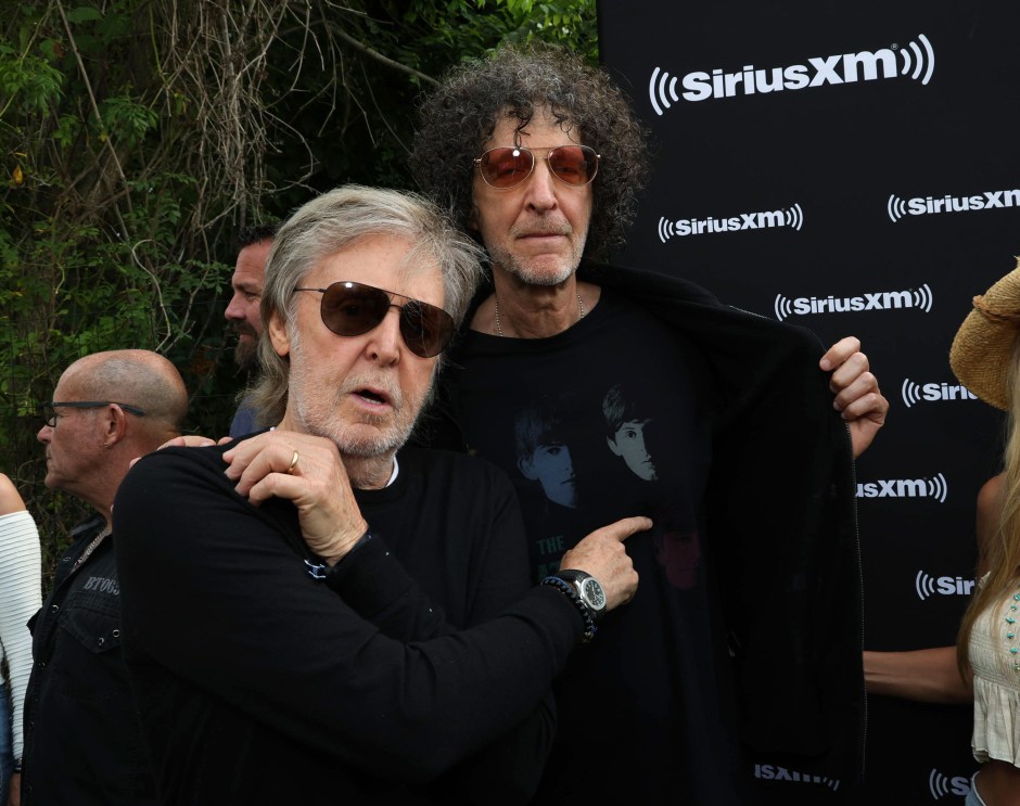 AMAGANSETT, NEW YORK - AUGUST 14: (L-R) Paul McCartney and Howard Stern attend as Ed Sheeran performs live for SiriusXM at the Stephen Talkhouse on August 14, 2023 in Amagansett, New York. (Photo by Kevin Mazur/Getty Images for SiriusXM)