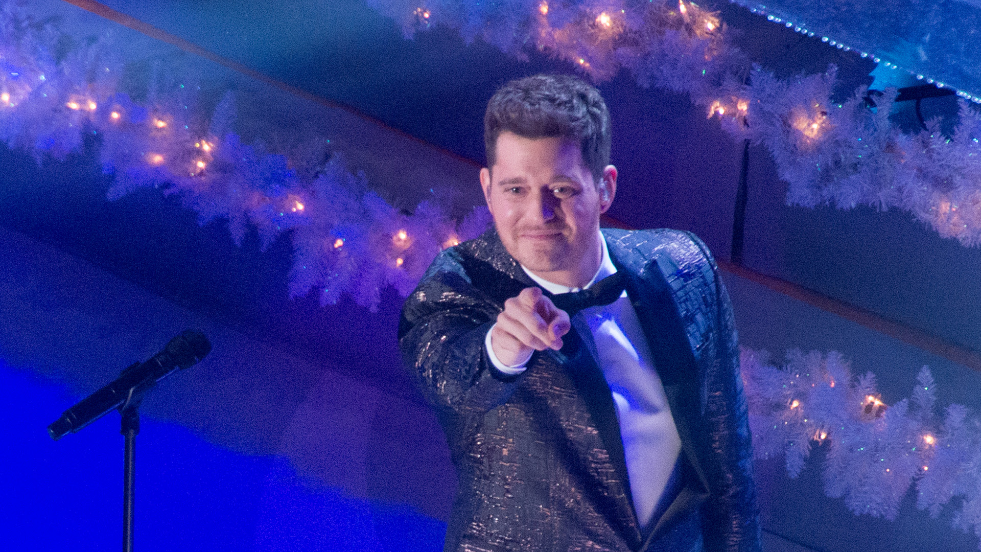 NEW YORK, NY - DECEMBER 02: Michael Buble performs during the 83rd Rockefeller Center tree lighting 2015 on December 2, 2015 in New York City. (Photo by Noam Galai/Getty Images)