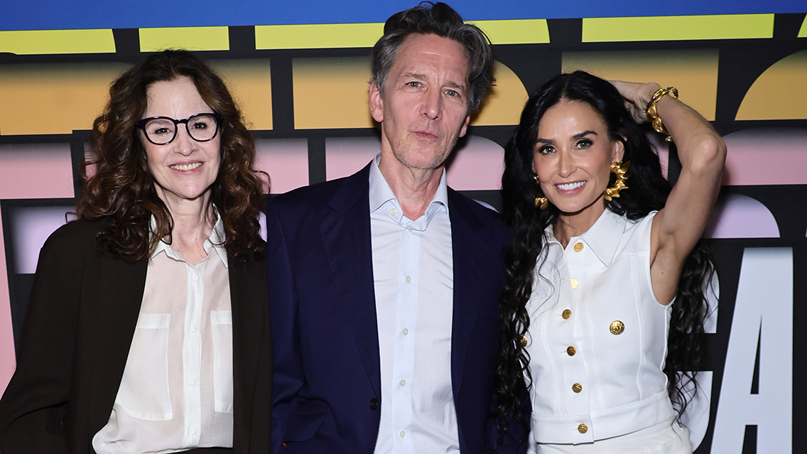 Andrew McCarthy reveals whether he dated Ally Sheedy or Demi Moore.